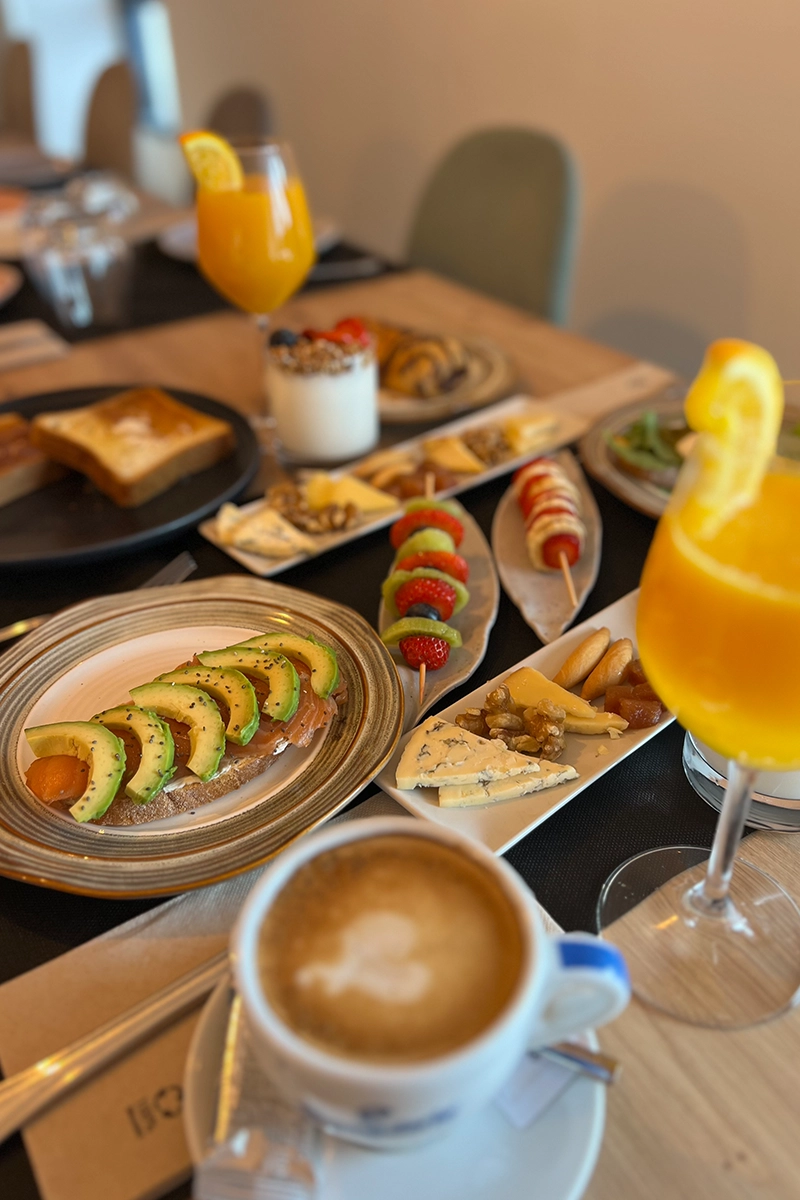 Sobre nosotros 2 Desayuno Tela Marinera - Brunch Santander